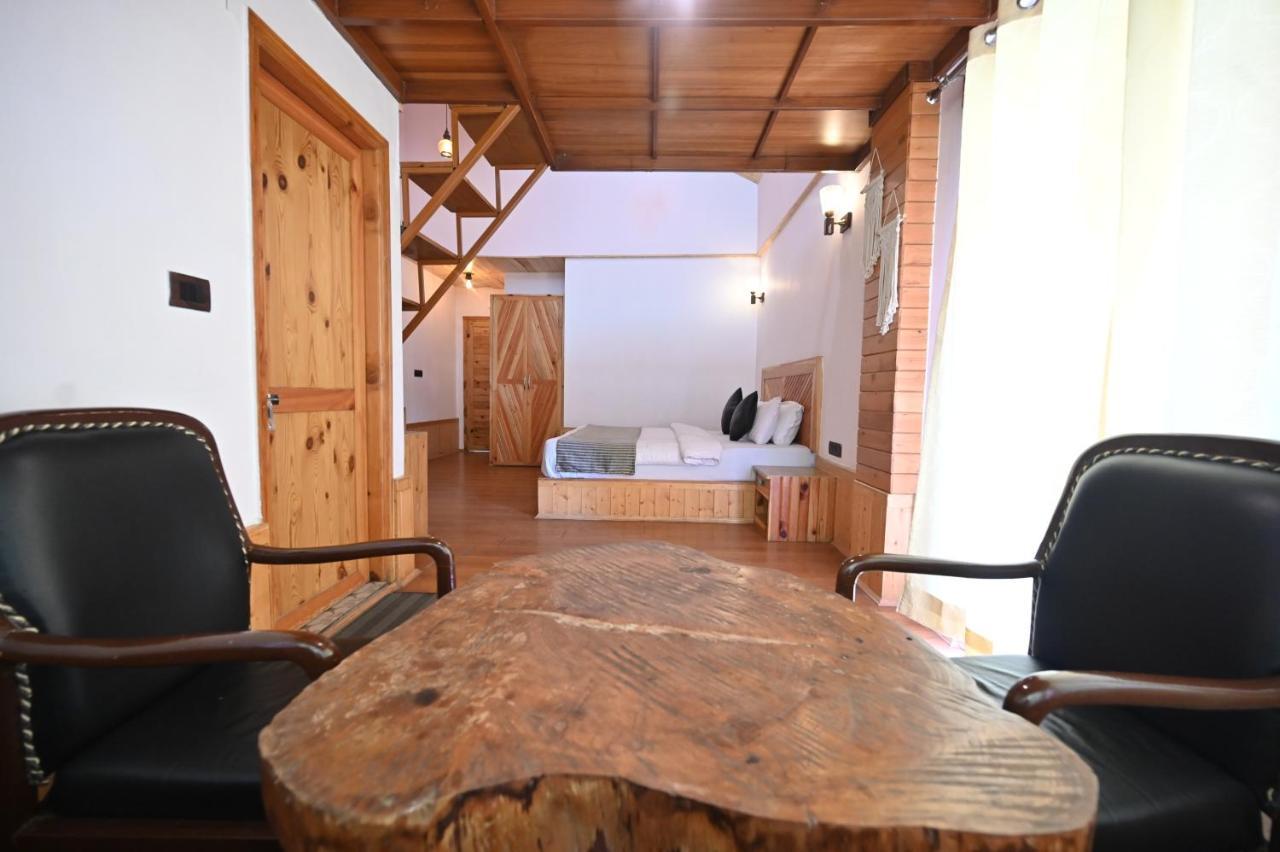 Hotel The Hillside Kasol Esterno foto
