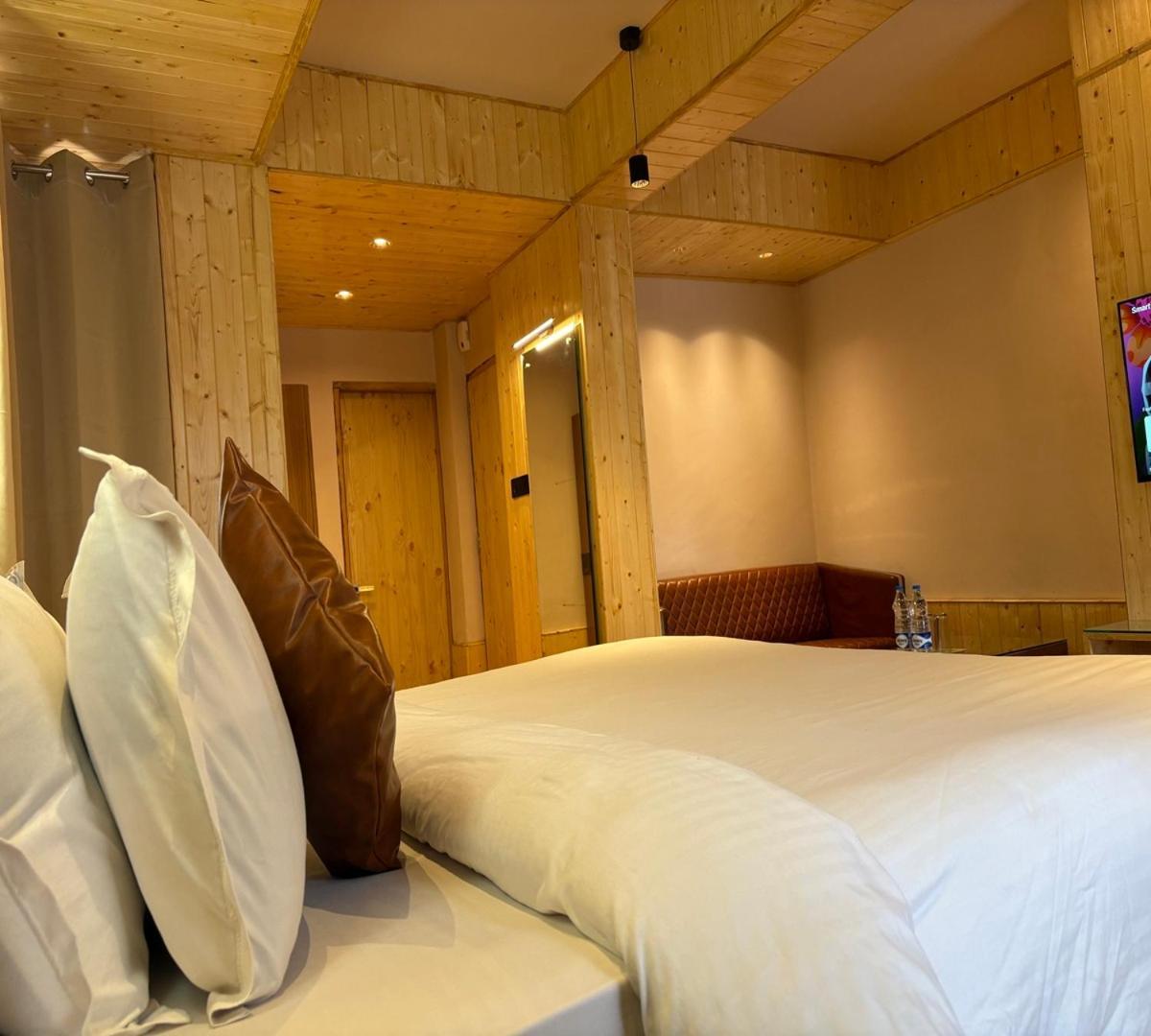 Hotel The Hillside Kasol Esterno foto